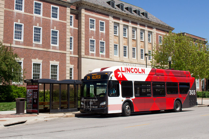 City bus in front of Nebraska Union