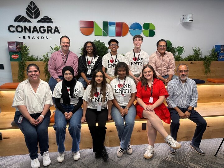 Students and leaders at Conagra in Mexico City.